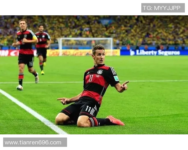 米罗斯拉夫·克洛泽:从德国足球传奇到世界杯最佳射手的辉煌历程